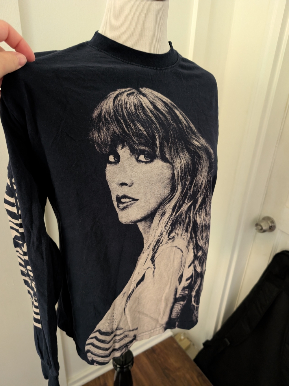 Taylor Swift Black Long-Sleeve Graphic Tee